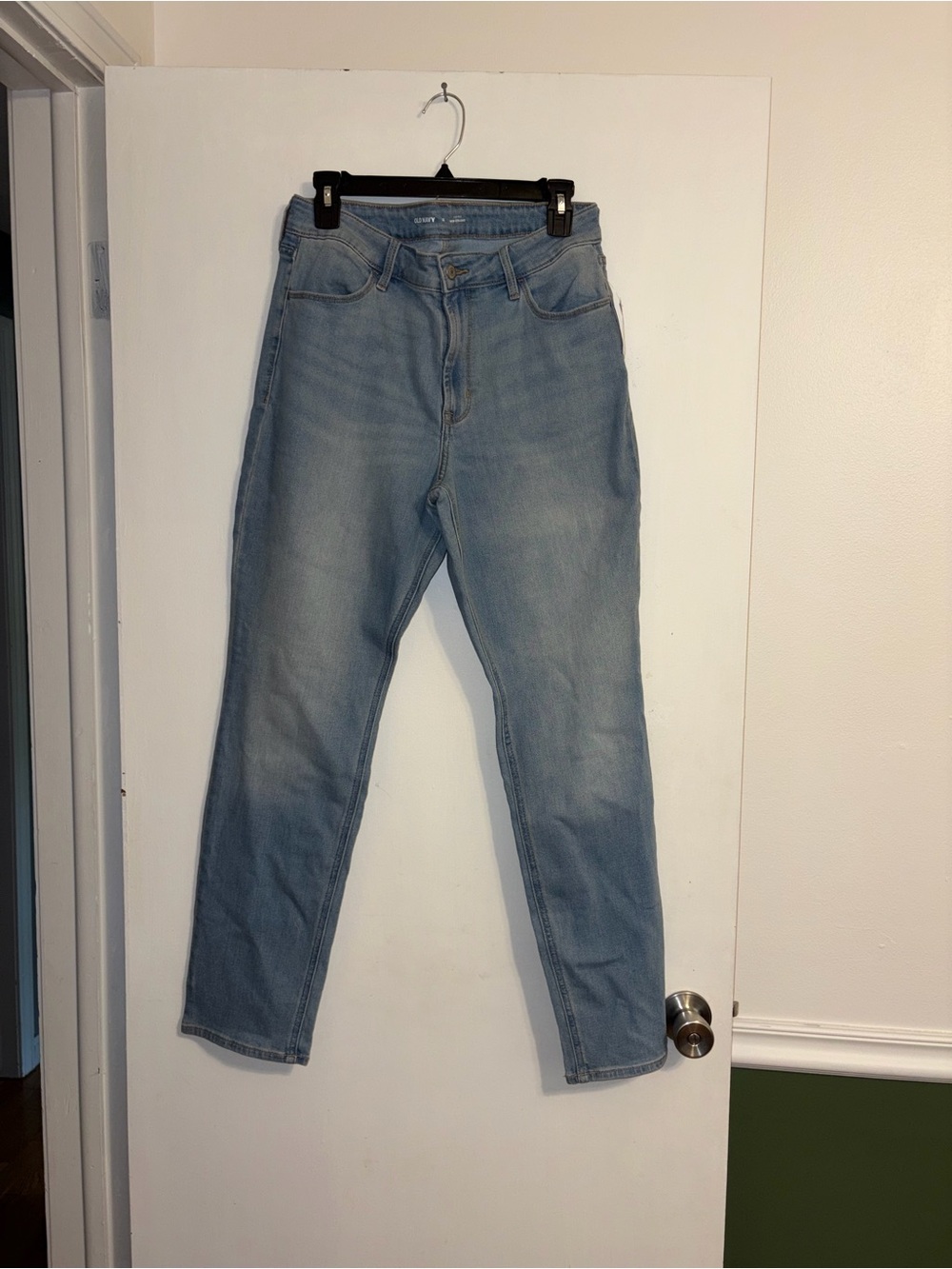 NWT | Light Wash Straight Leg Jeans